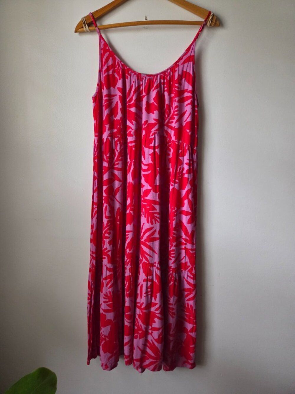 EUC LIKE NEW LOFT FLORAL TIERED TANK MIDI SUMMER DRESS SIZE XS/S - Picture 2 of 13